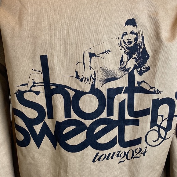 Sabrina Carpenter VIP Short N Sweet Tour Jacket Sz M Concert Tee T-shirt Swiftie - Picture 16 of 16